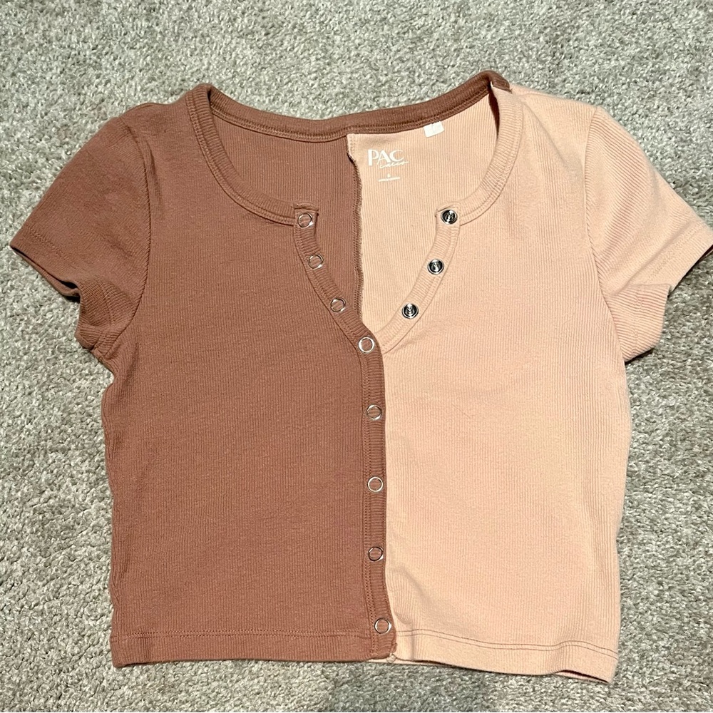 Two tone button up crop top. Size small. Super light weight and comfy